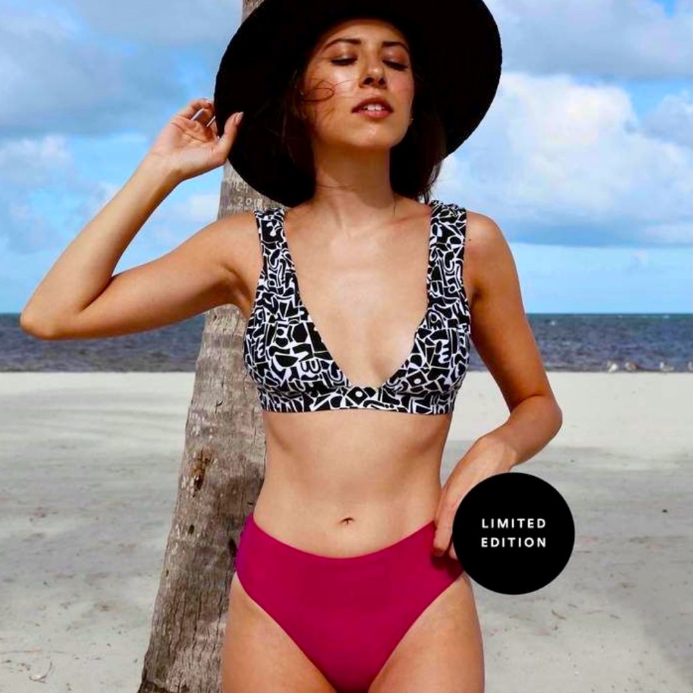 Summersalt: The Plunge Bikini Top (12) Abstract